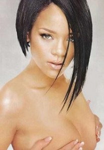 Rihanna má sexy nejen oči...